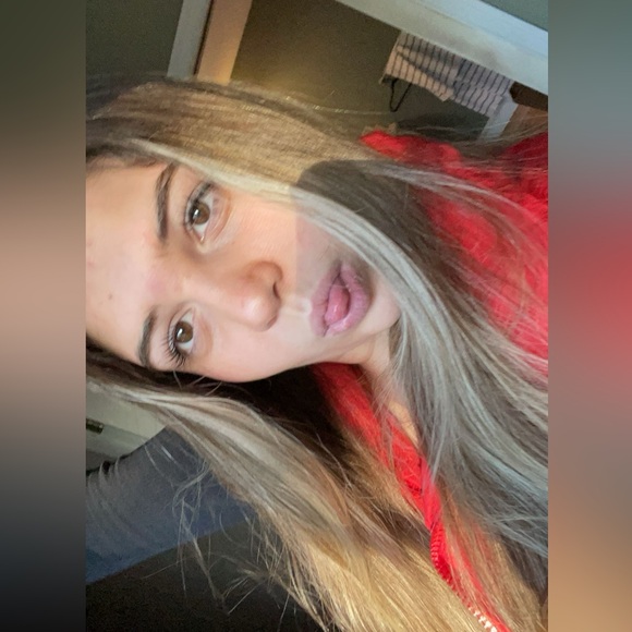 meet your posher, gabby! - Picture 5 of 5